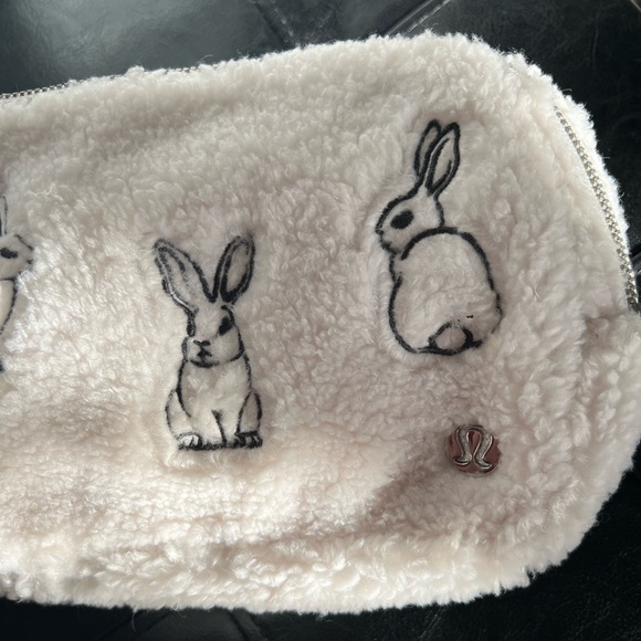 NWT LULULEMON BUNNY BELT BAG - Picture 8 of 10